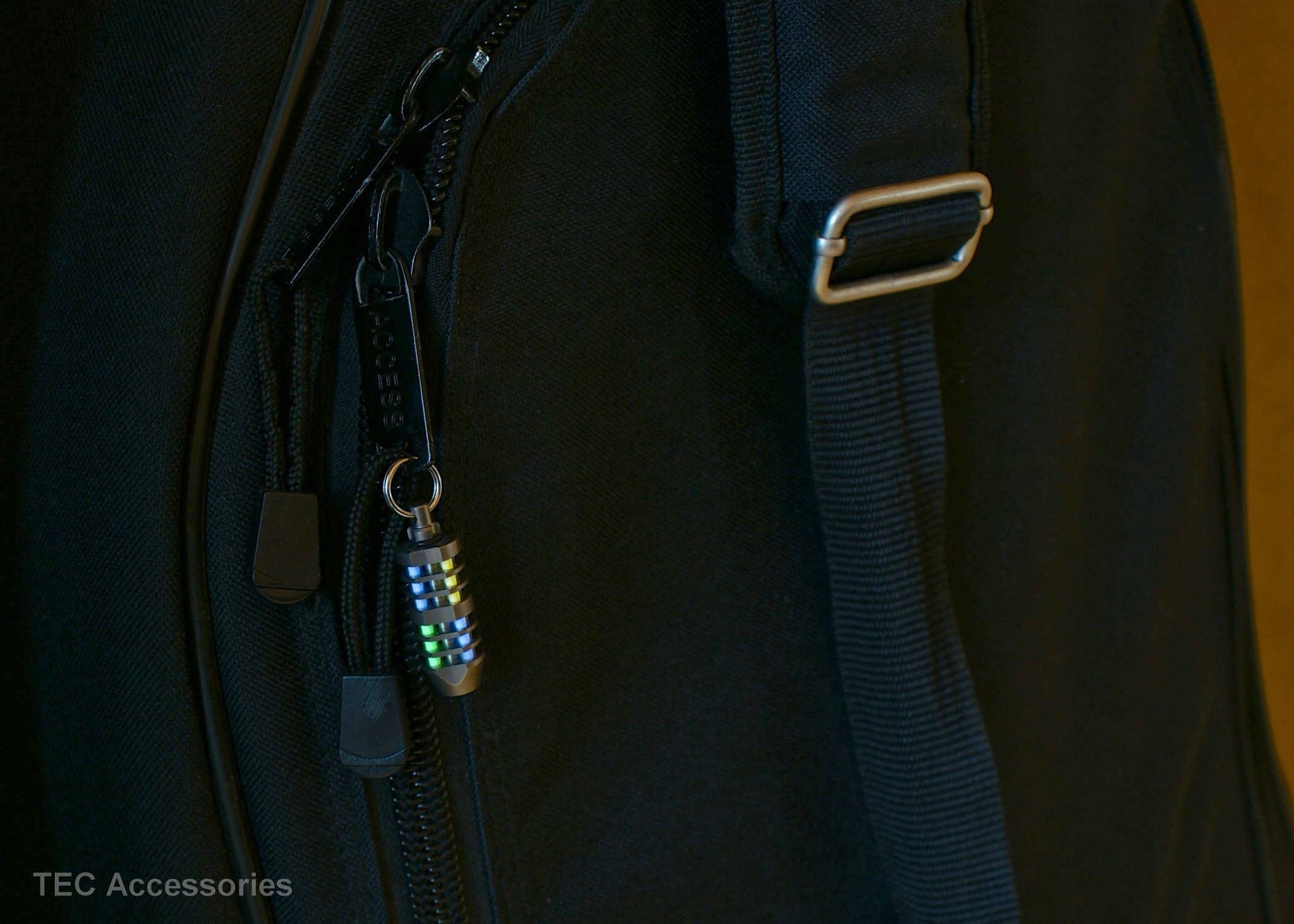 Isotope Triode zipper pull