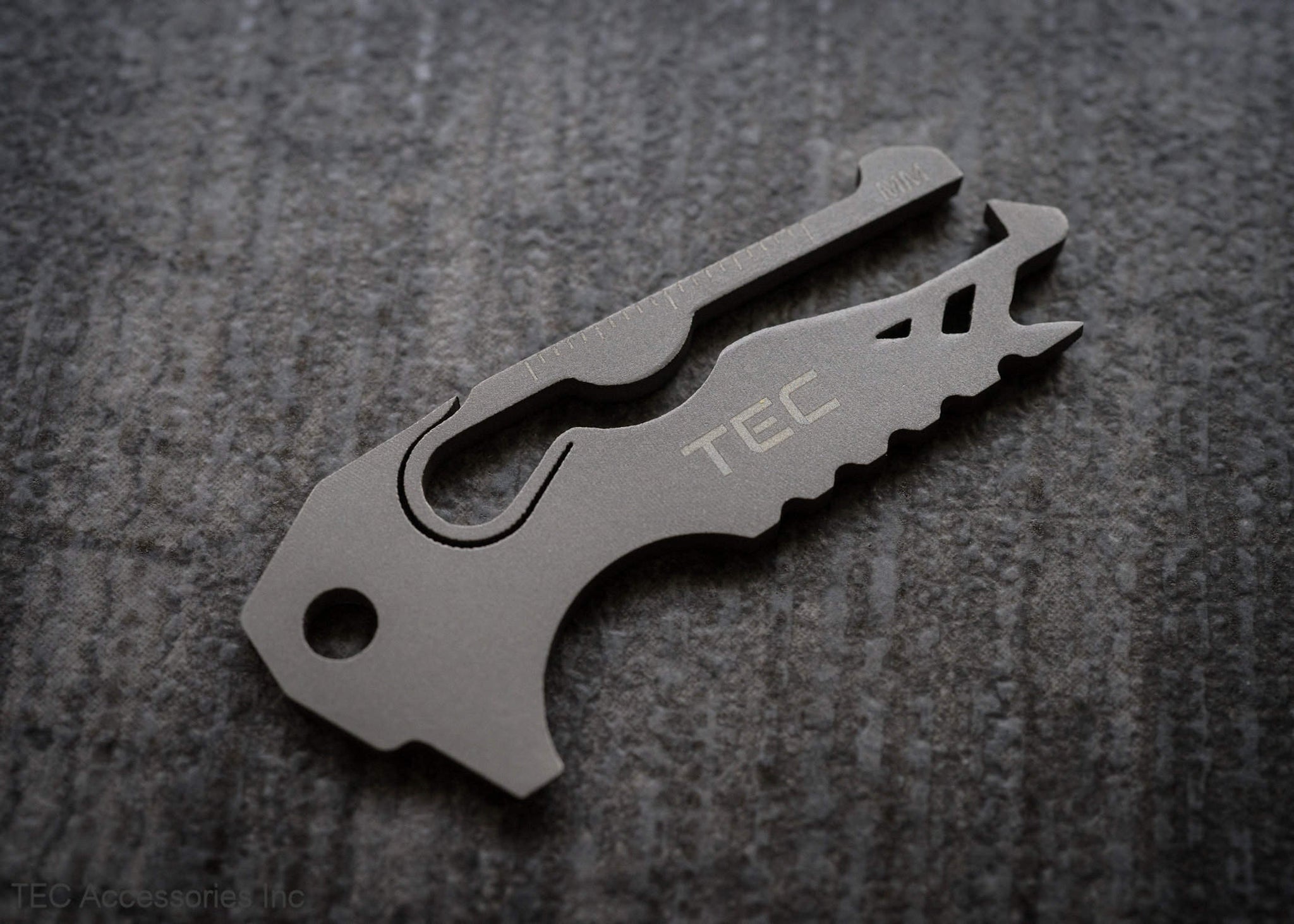 TEC HIT 500023 - Sac d'outils avec rabat et poignée rigide - Avec 23 pièces  - Noir / Rouge