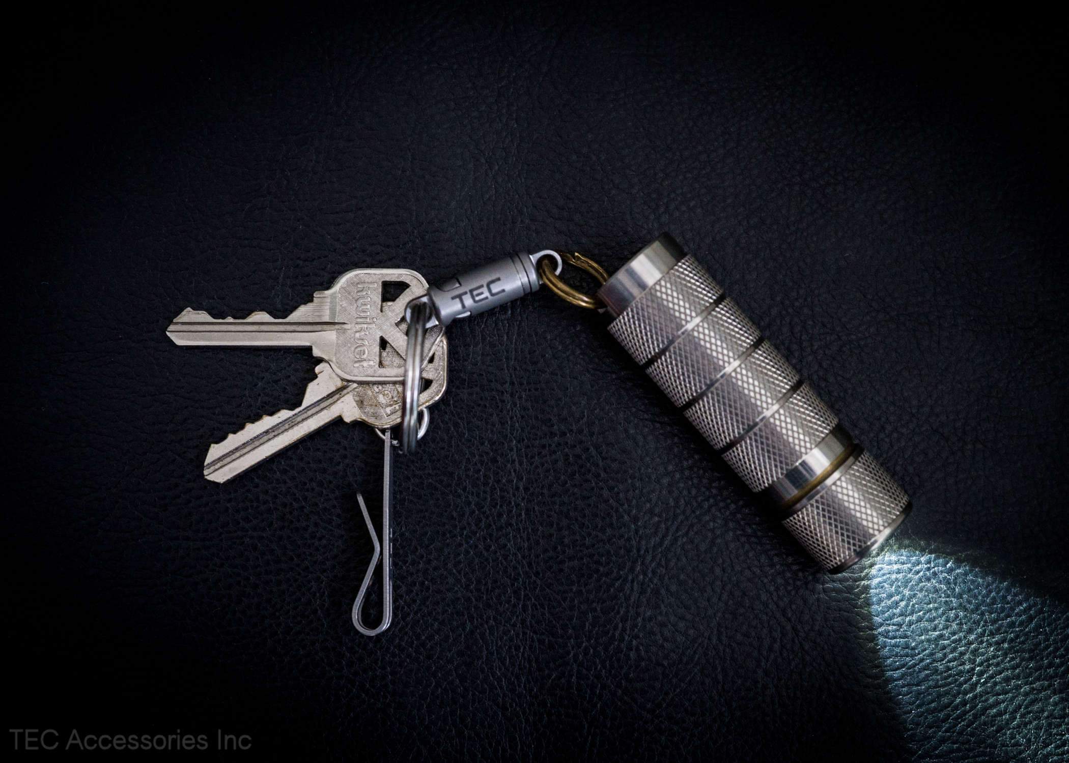 Titanium Quick release connector / keychain, Dogs, surveillance