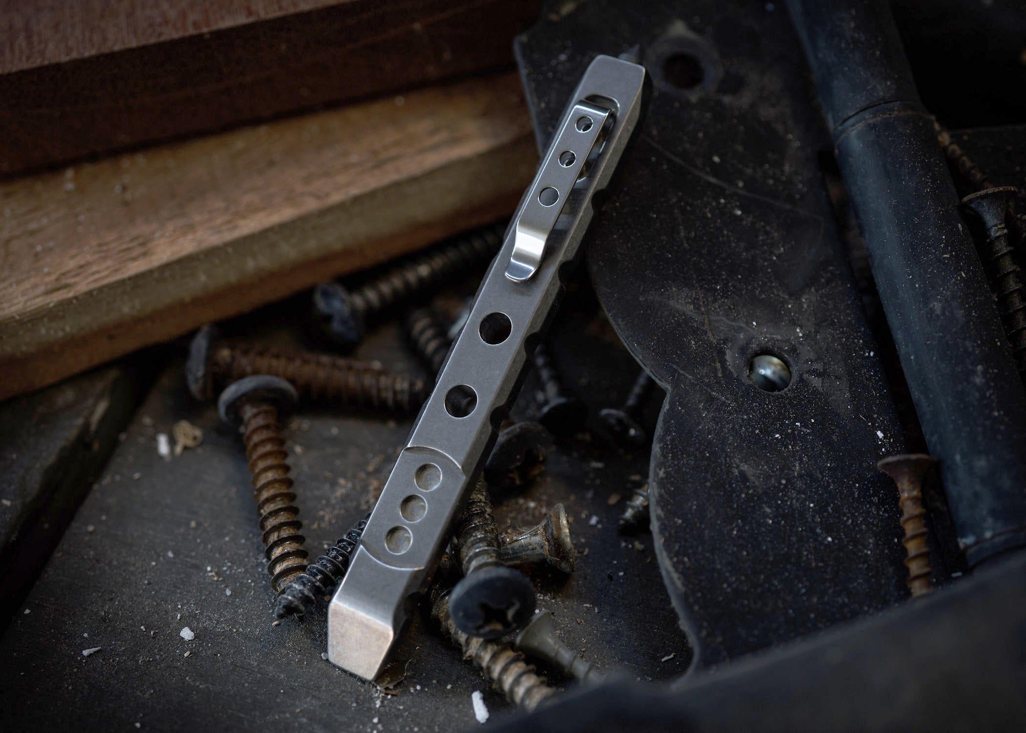 Titanium pocket sales pry bar